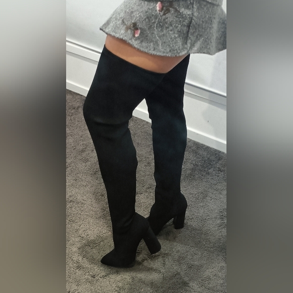 PUBLIC DESIRE THIGH HIGH RIBBED FABRIC BLACK BLOCK HEEL BOOTS - Picture 4 of 8